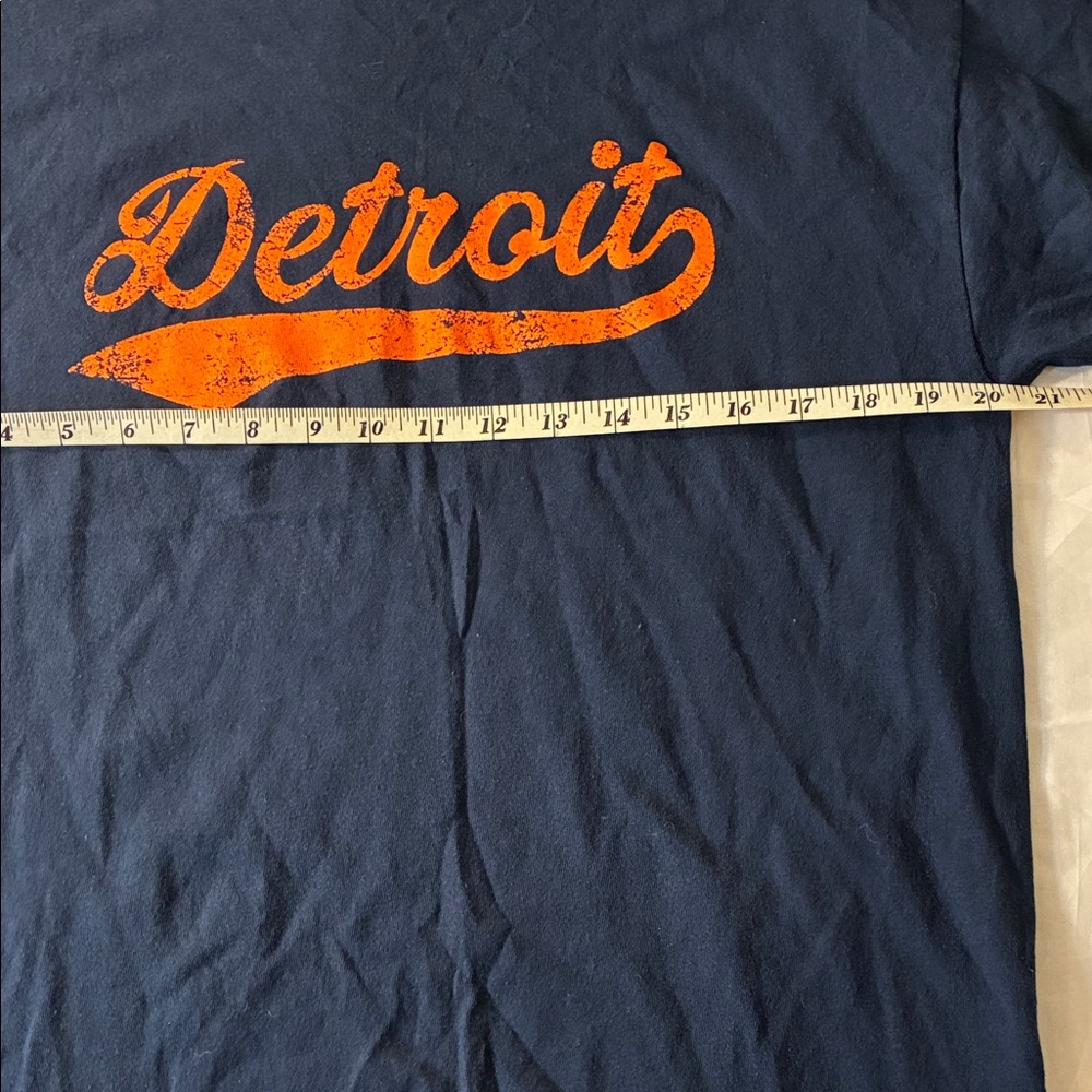 Detroit Graphic Navy T-Shirt - Picture 2 of 6